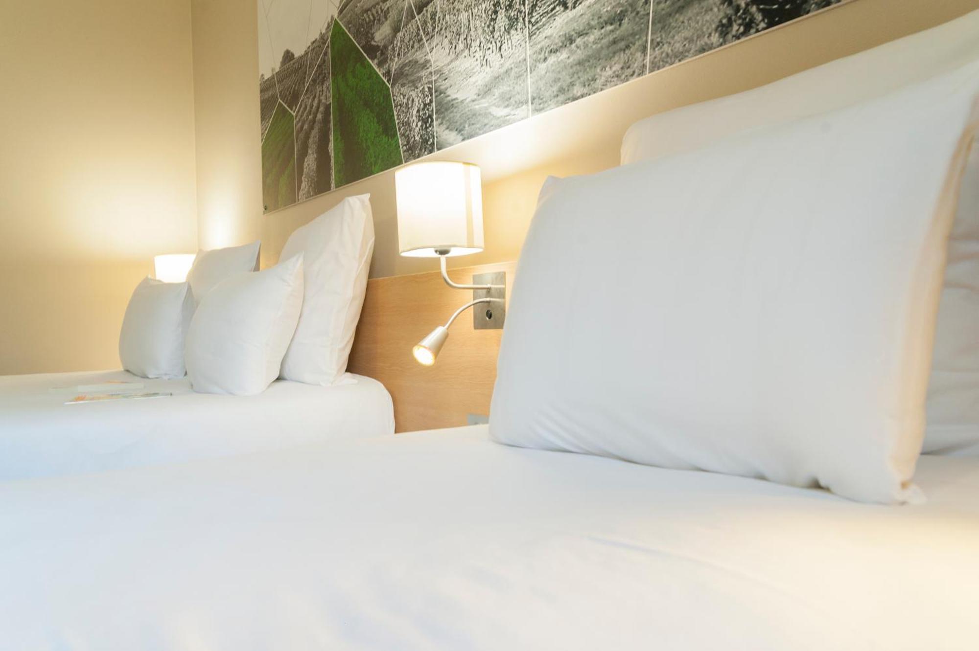 Brit Hotel Macon Centre Gare Zewnętrze zdjęcie