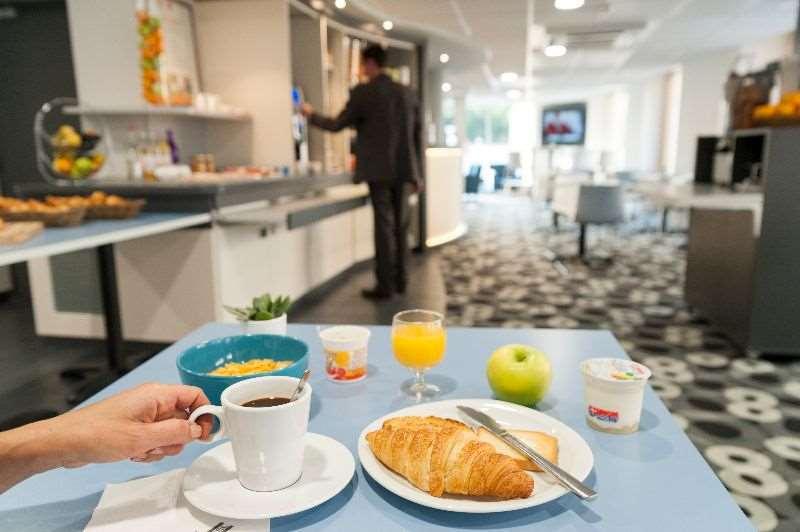 Brit Hotel Macon Centre Gare Restauracja zdjęcie